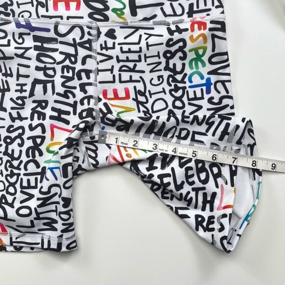 Athleta Elation Train Short PRIDE Print Size Small Bike Cycle Gym Outdoor Studio - Picture 5 of 13